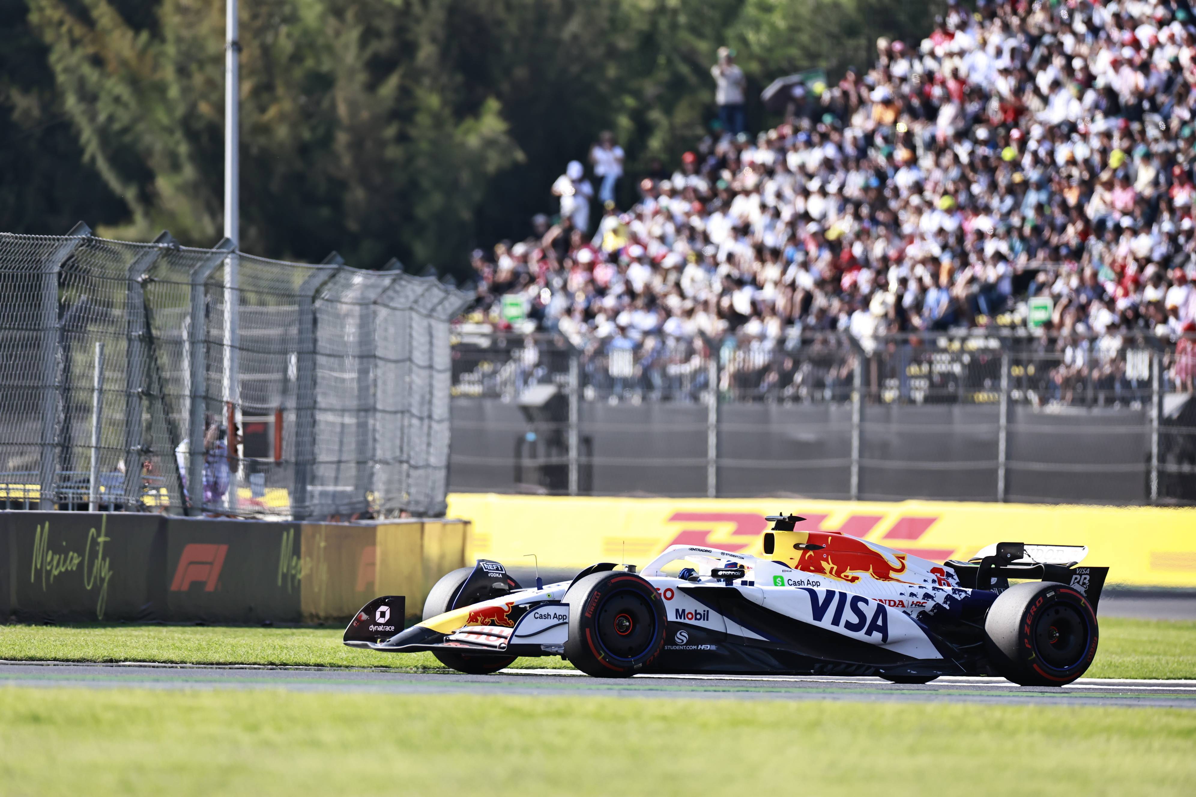 红牛二队逆转红牛车队,塞恩斯带队取胜 红牛二队逆转红牛车队,塞恩斯带队取胜