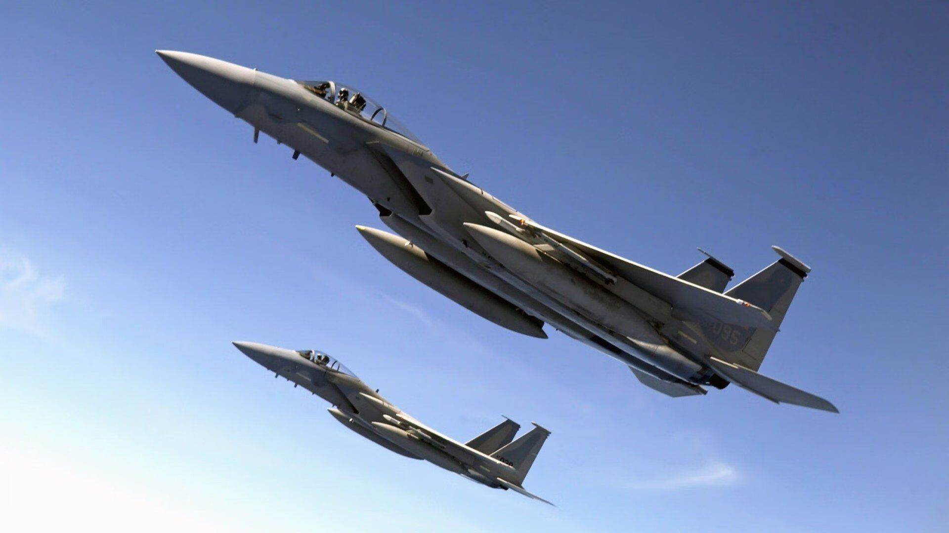 数字时代的力量图腾,绿茵场的战术几何与硬木地板的肌肉森林